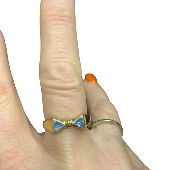 Avon Jewelry - Avon Goldtone Ring size 9 with simulated light sapphire cabaret NIB 1986